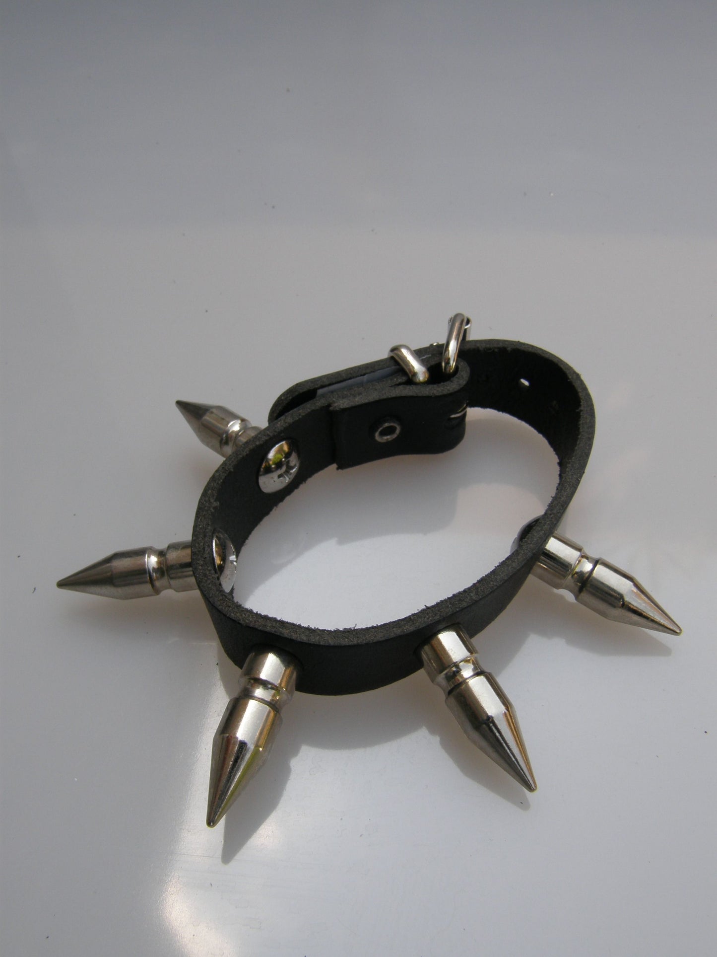 Wristband 1 Row Medium Screw Spikes