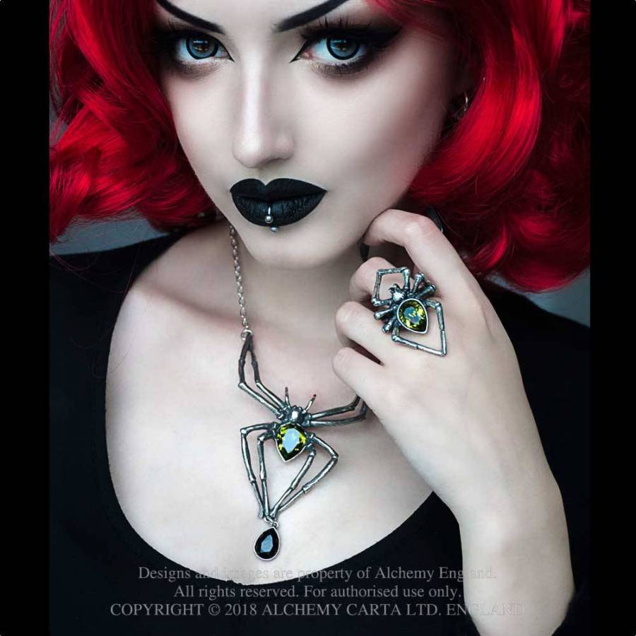 Emerald Venom Ring