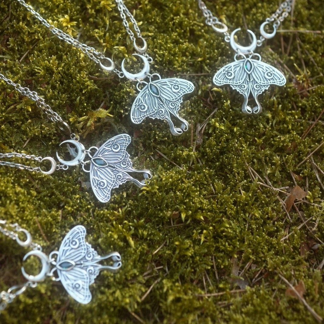 Luna Moth Halsketting