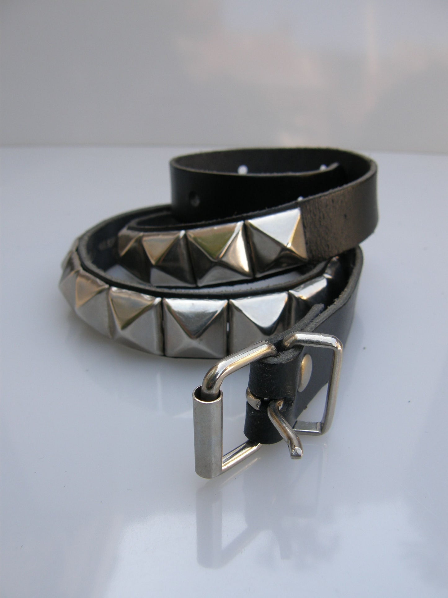 Belt 1 Row Pyramid Studs