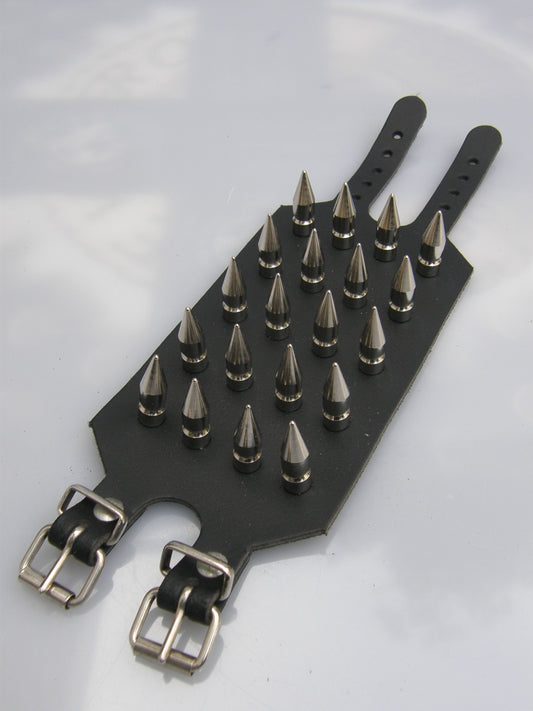 Armband 4 row medium screw spikes