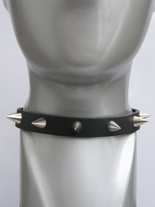 Halsband 1 Row Small Screw Cones