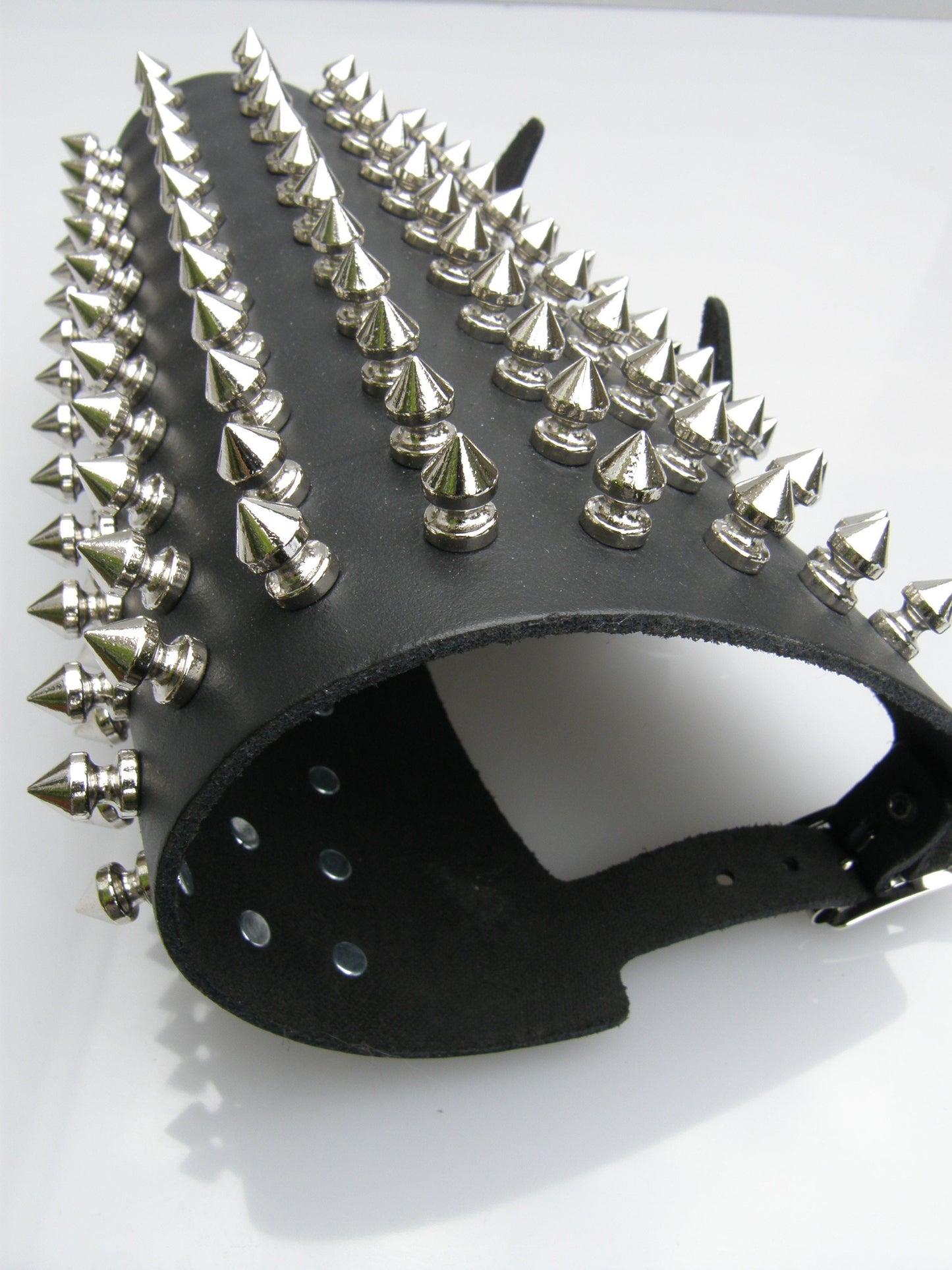 Arm Guard 11 Row Small Spikes