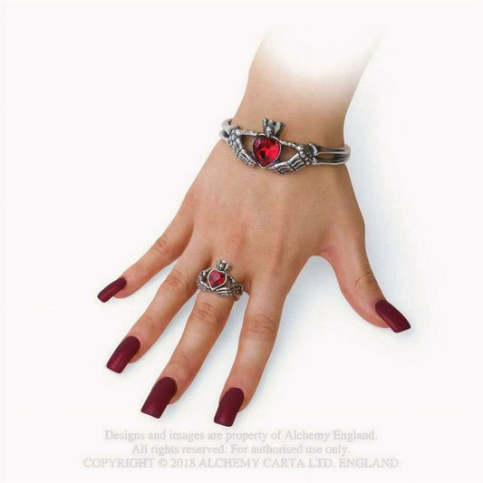 Claddagh By Night Bracelet