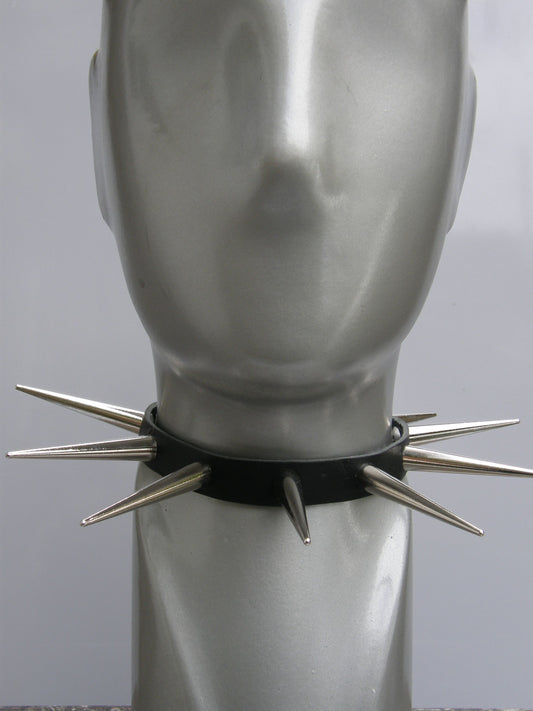 Halsband 1 Row Large Screw Cones