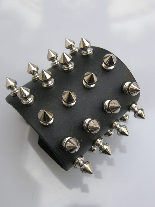 Polsband 4 Row Small Screw Spikes