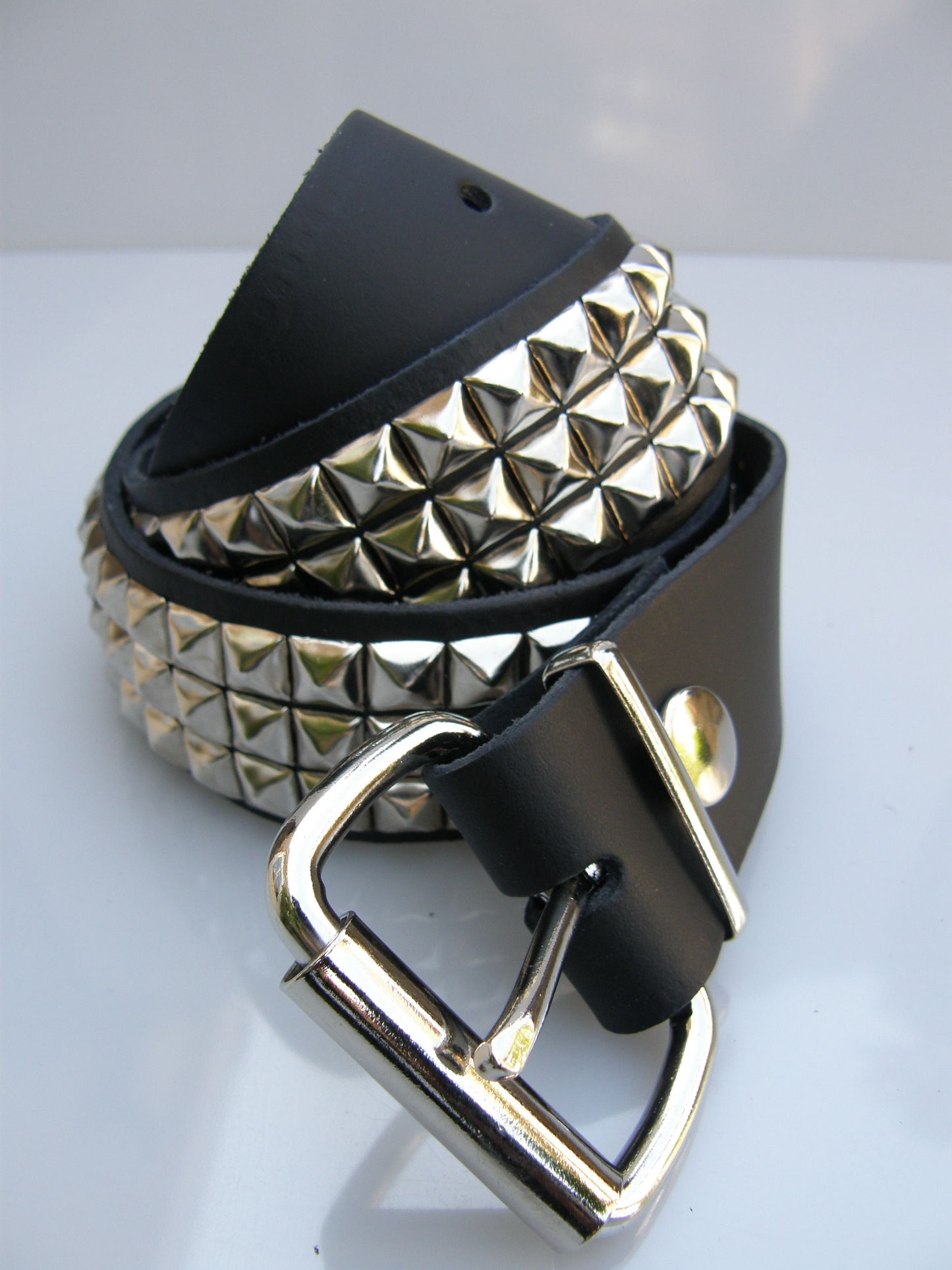 Belt 3 Row Small Pyramid Studs