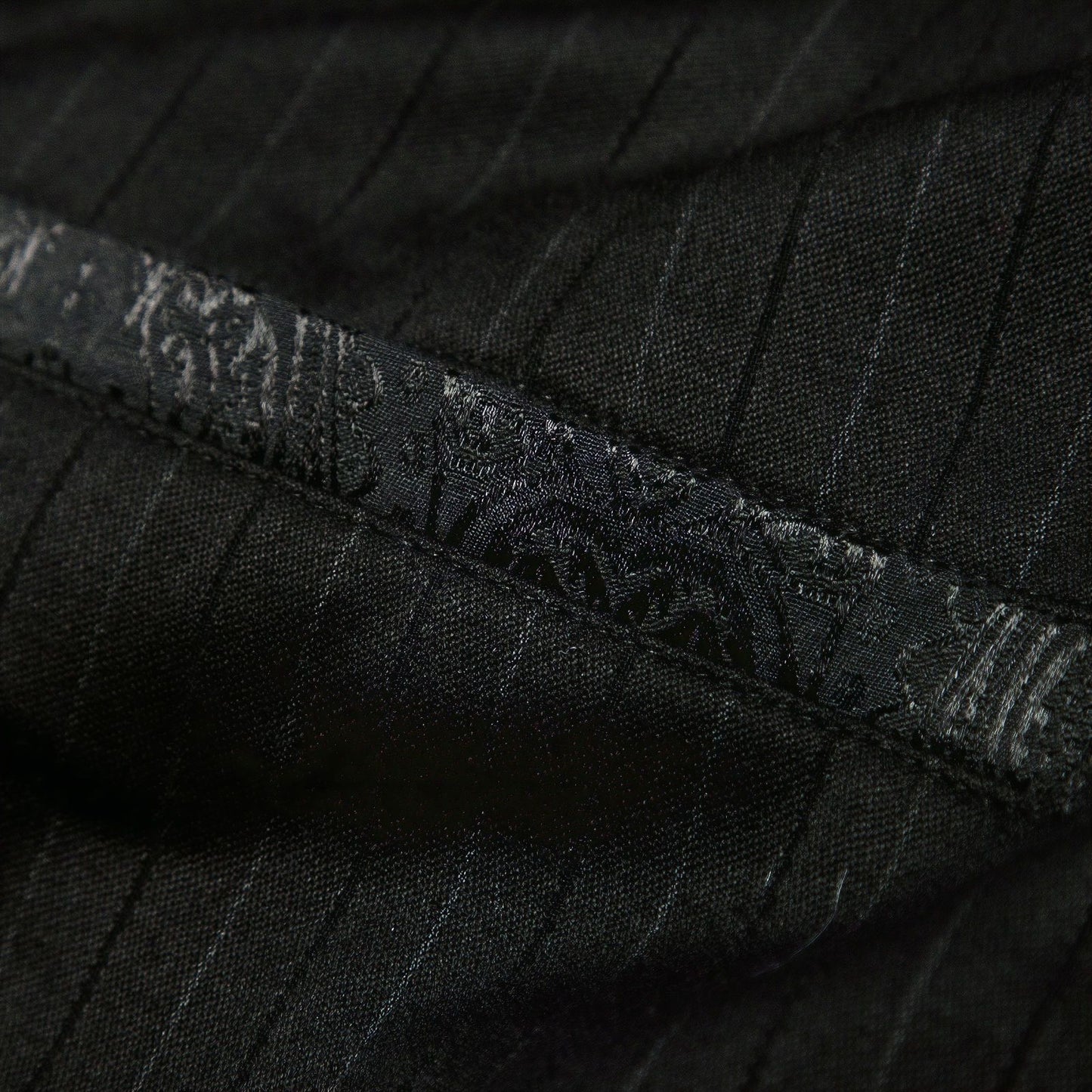 Revelations Broek