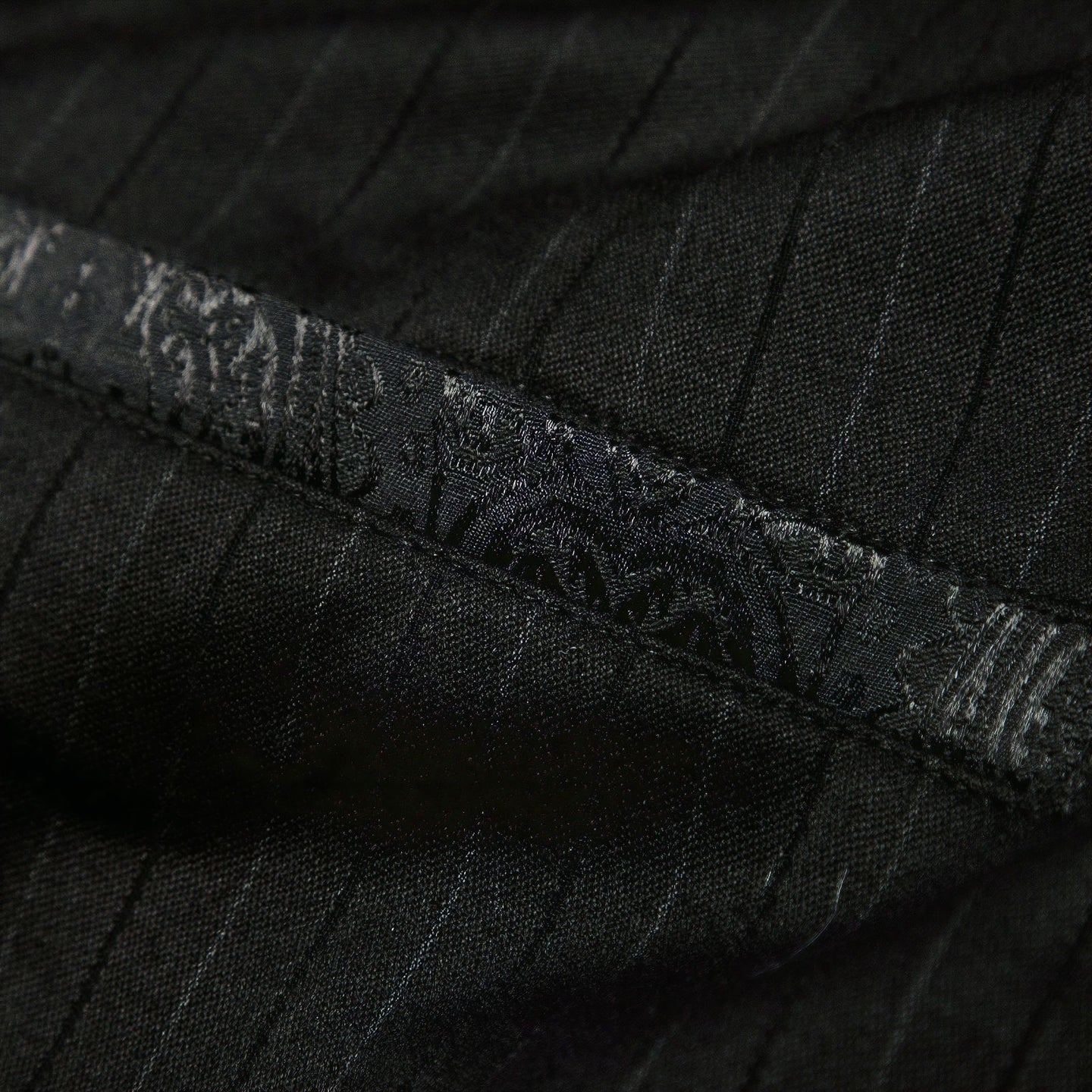Revelations Broek