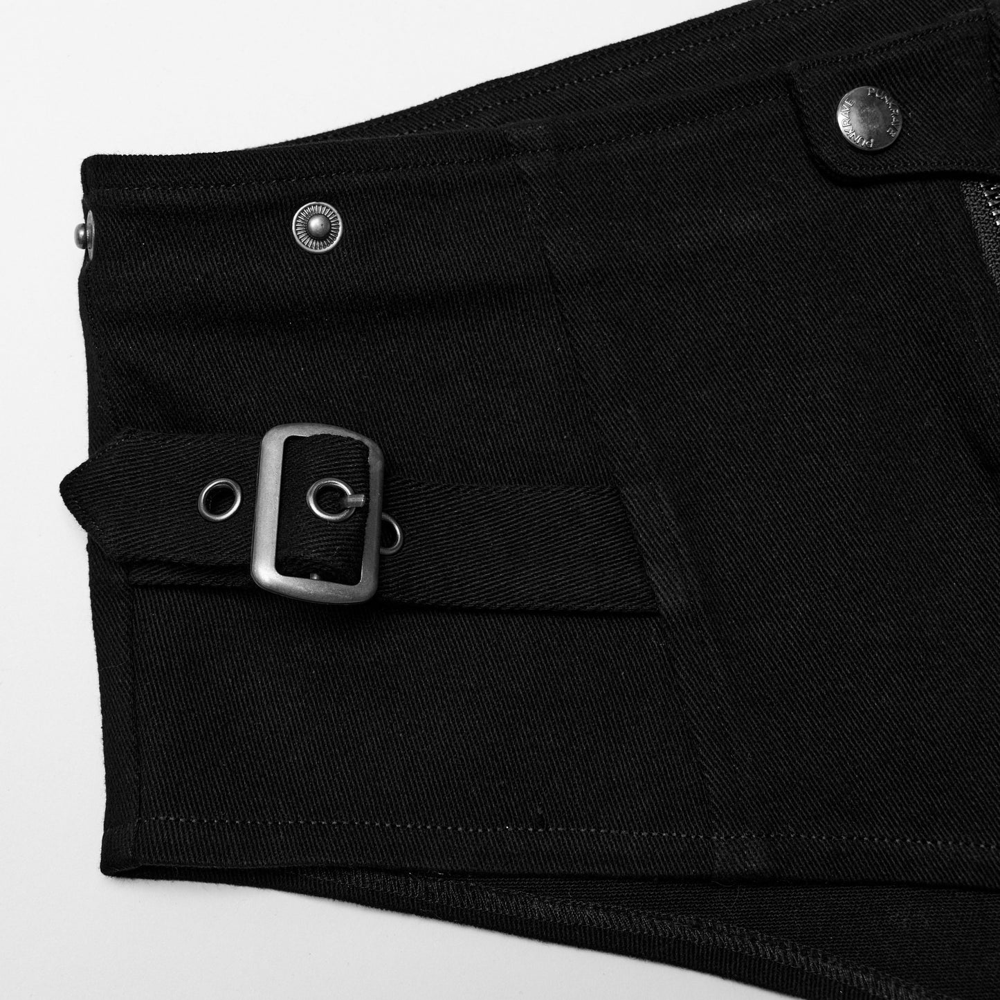 Back Danger Short met Overrok