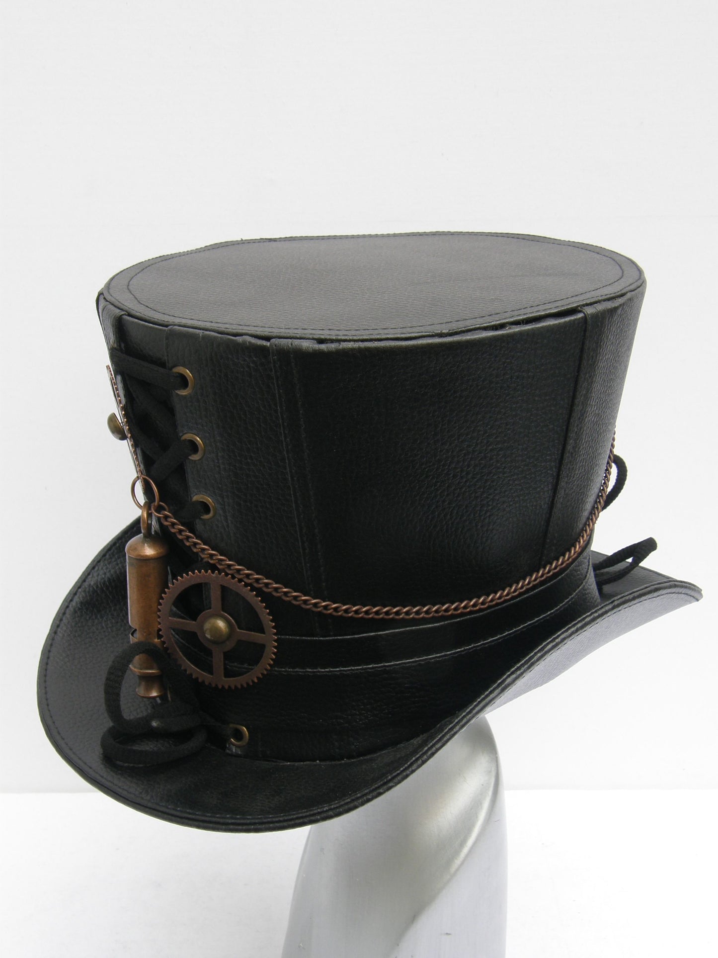Top Hat Cogs & Whistle