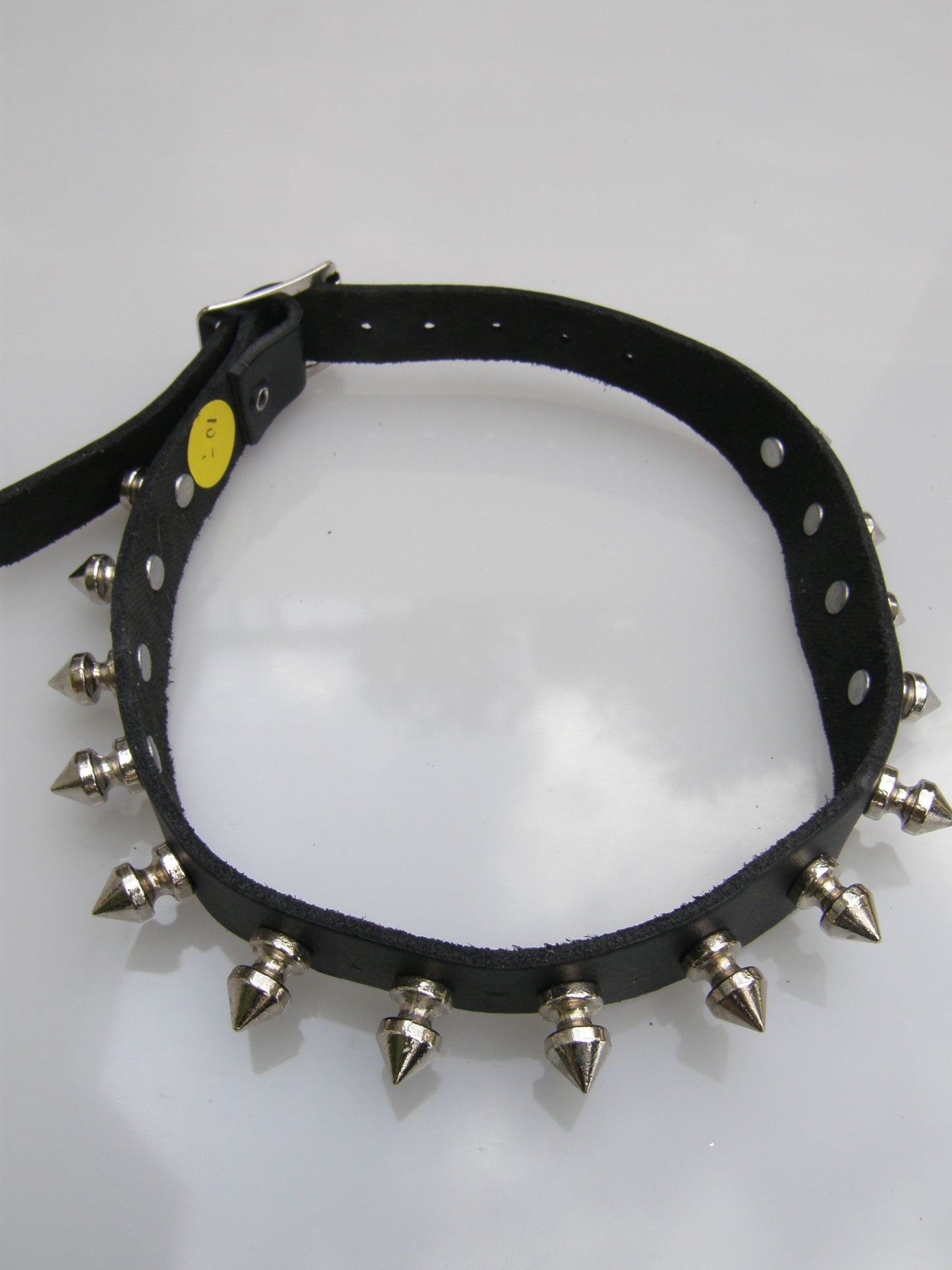 Halsband 1 Row Screw In Spikes