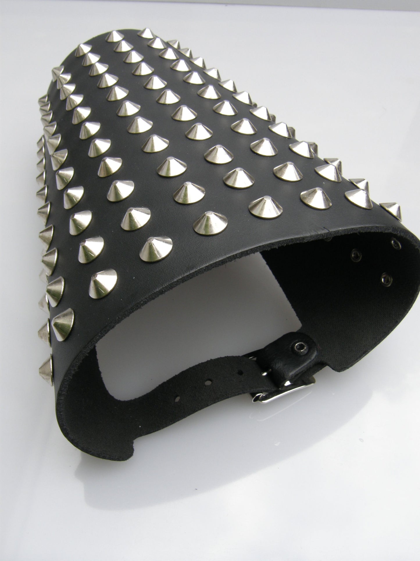Arm Guard 11 Row Conincal Studs