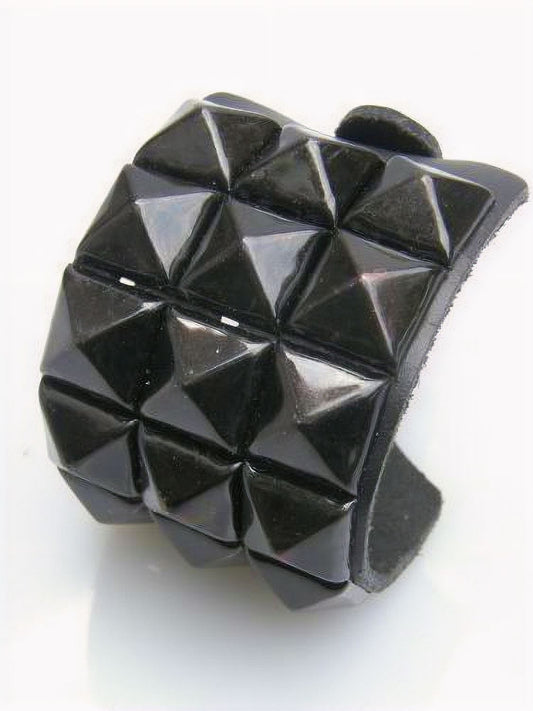 Polsband 3 Row Black Pyramid Studs