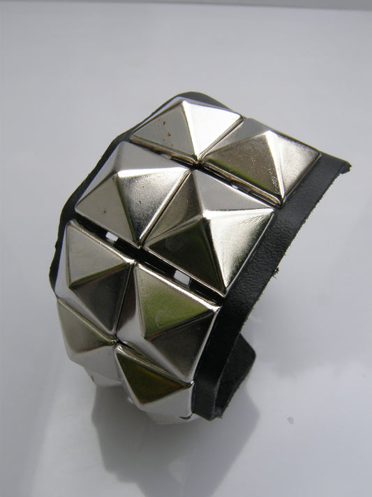 Polsband Zwart 2 Row Pyramid Studs