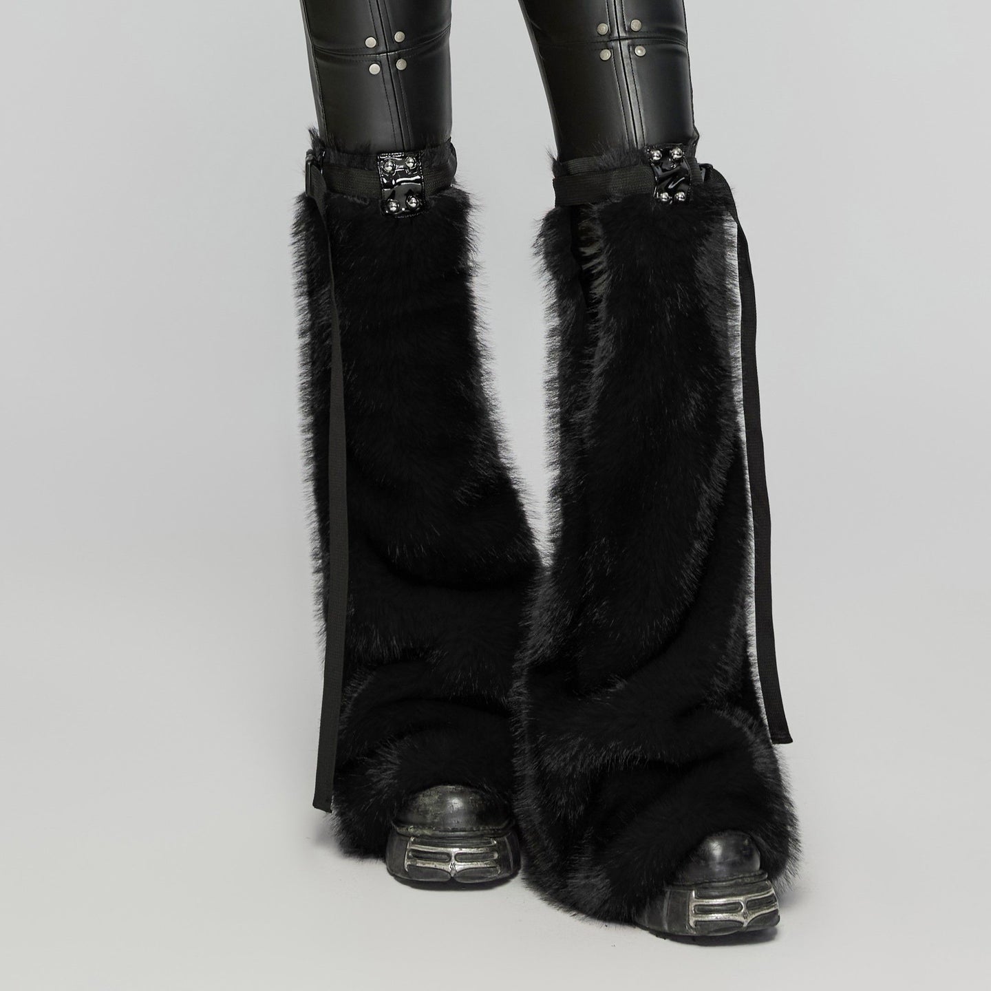 Intrusions Beenwarmers Zwart