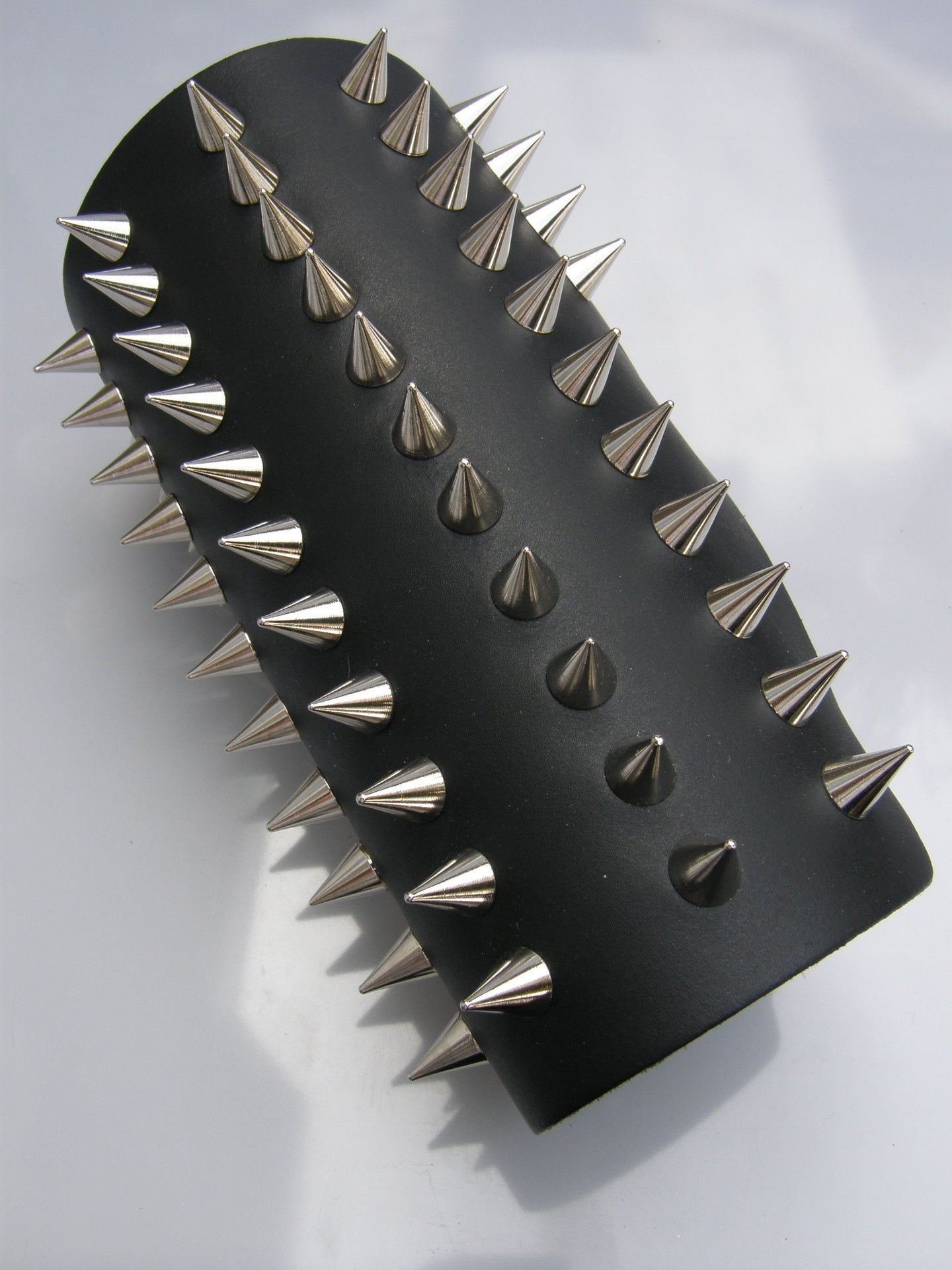 Arm Guard 11 Row Small Screw Cone Studs