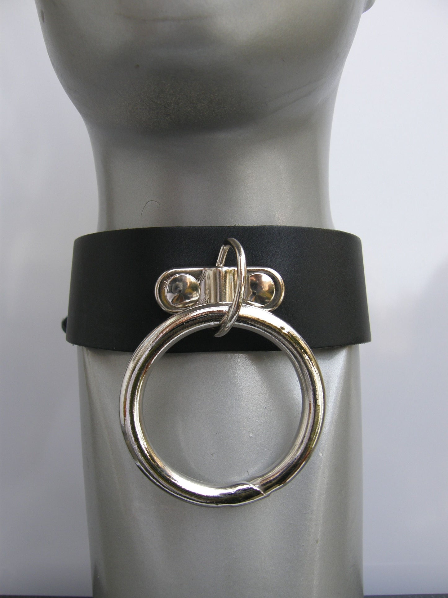 Neckband Leather & Metal Ring 38 mm