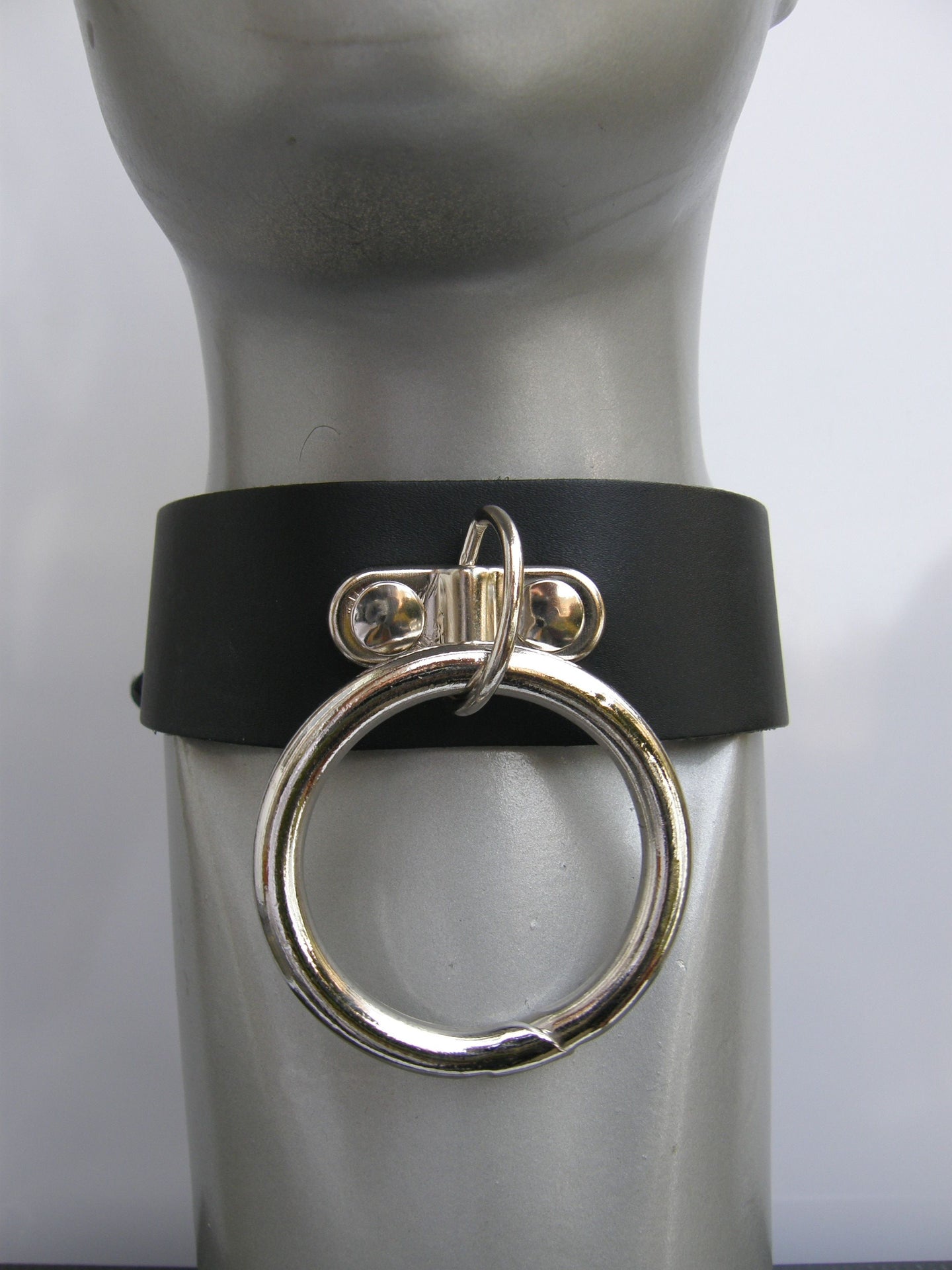 Neckband Leather & Metal Ring 38 mm