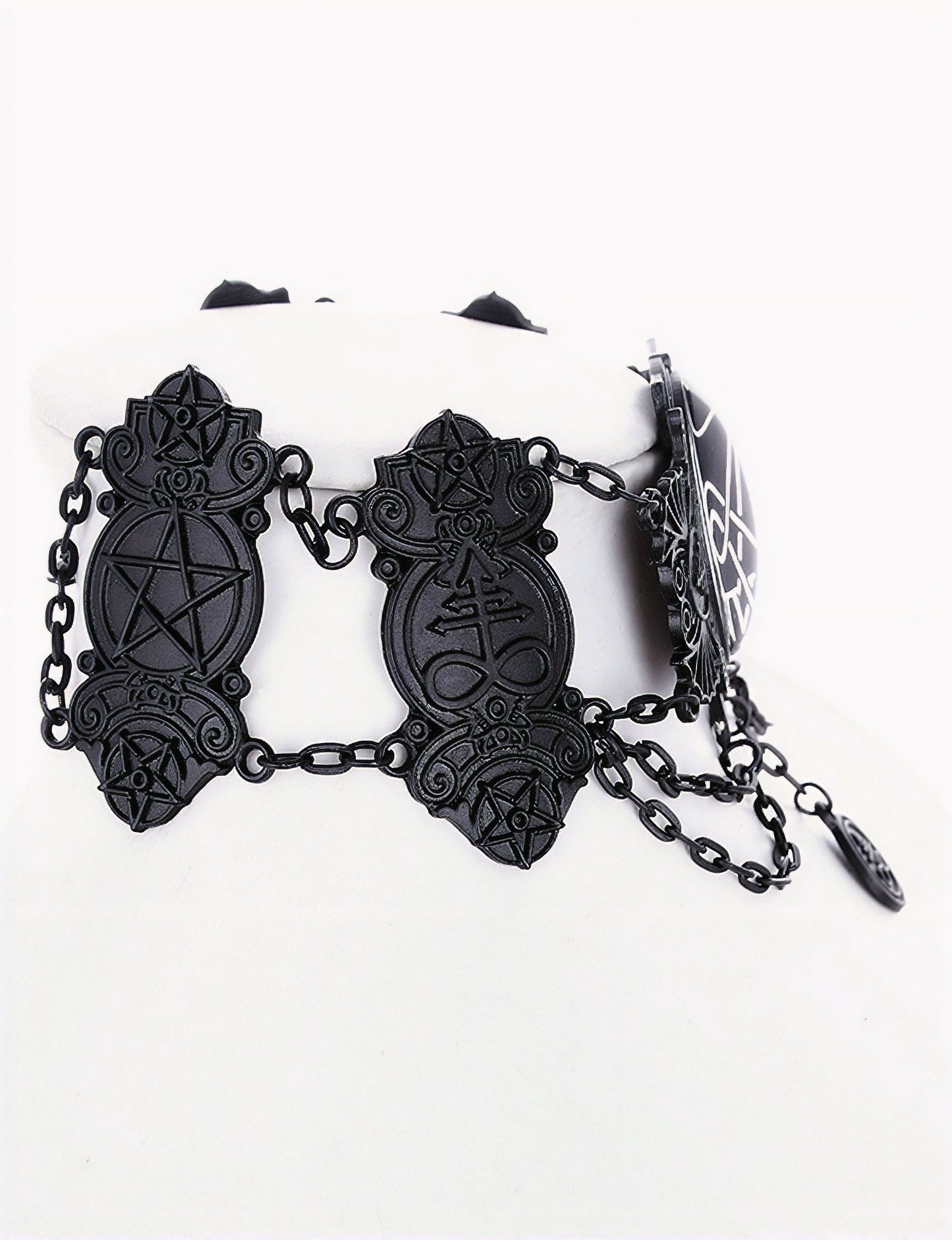 Black Lucifer Collier