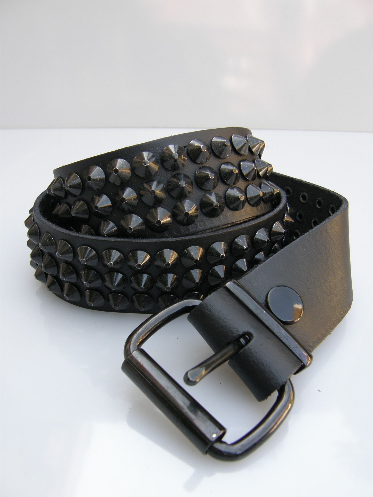 Belt 3 Row Small Black Conical Studs
