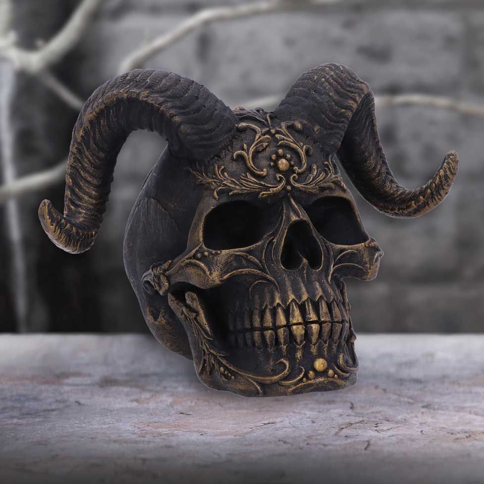 Diabolus Horned Skull 18 cm