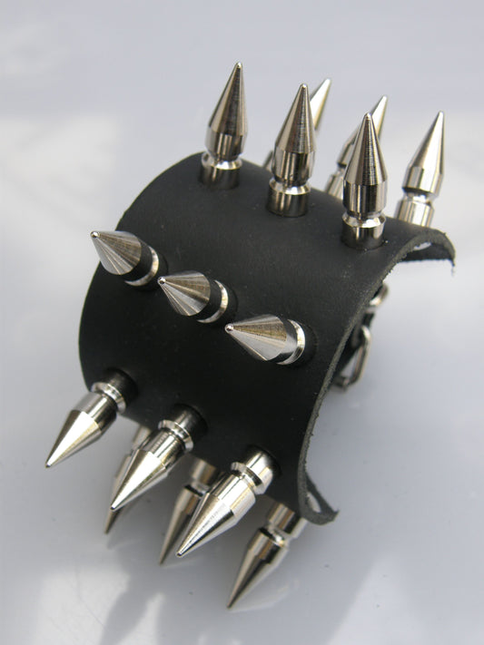 Armband 3 Row Medium Screw Spikes