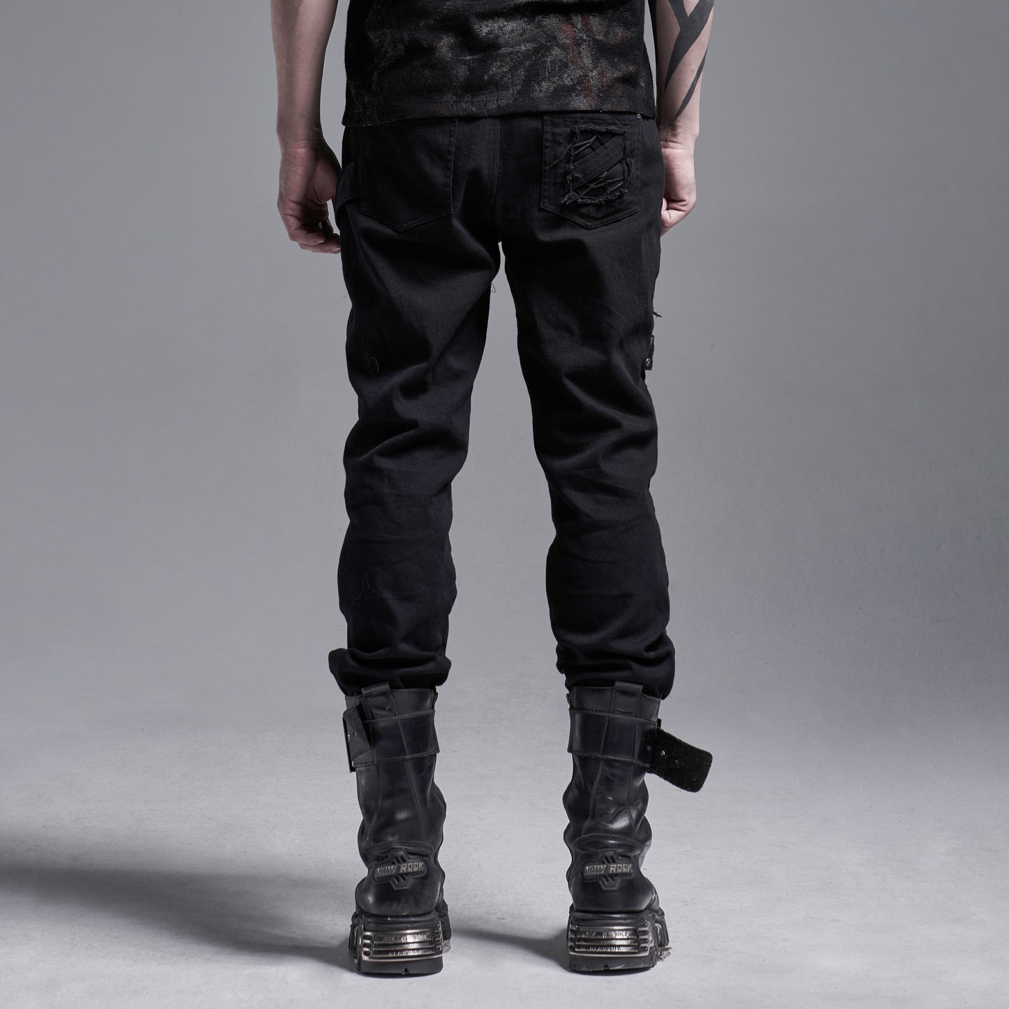 Lower Level Broek