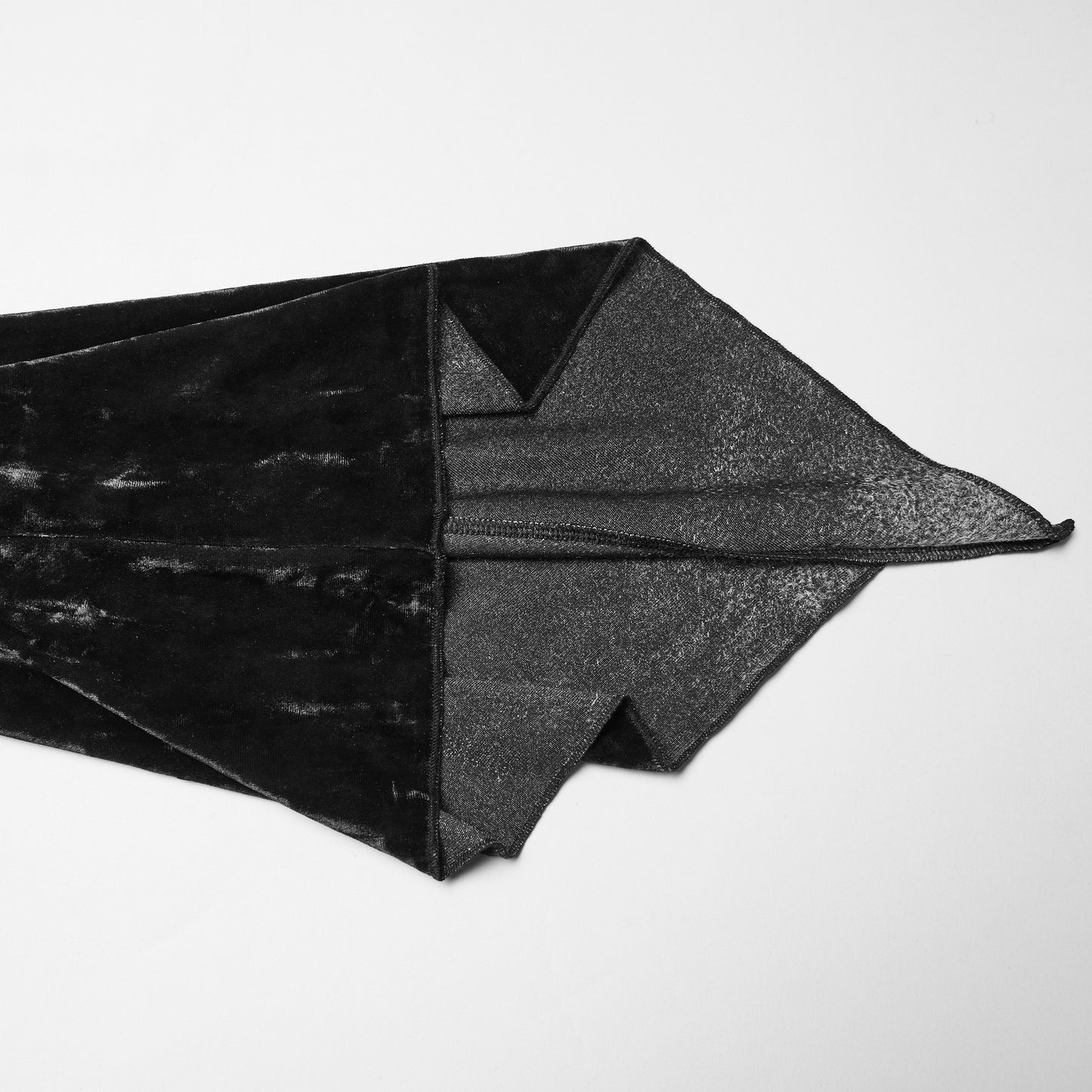 Broken Promise Top Zwart