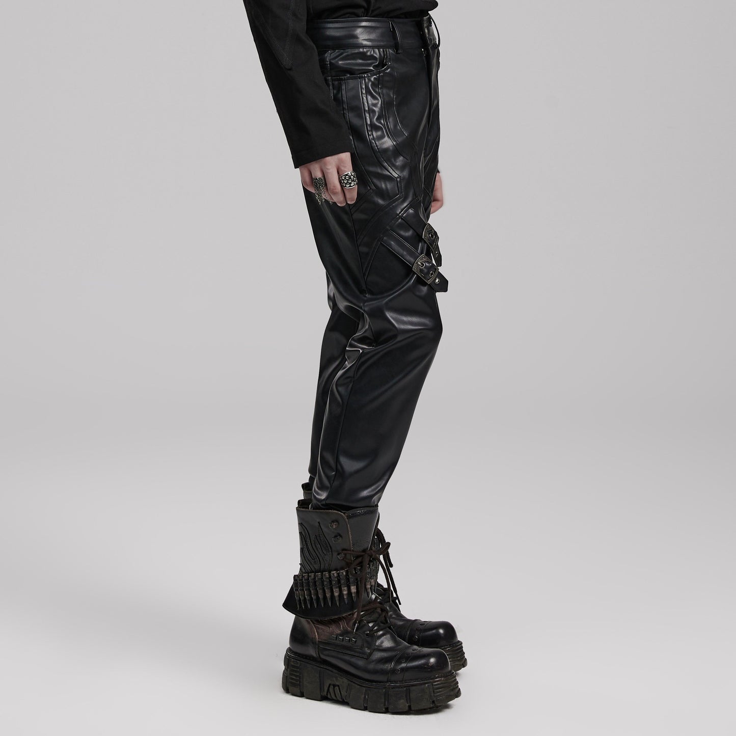 Aghast Broek