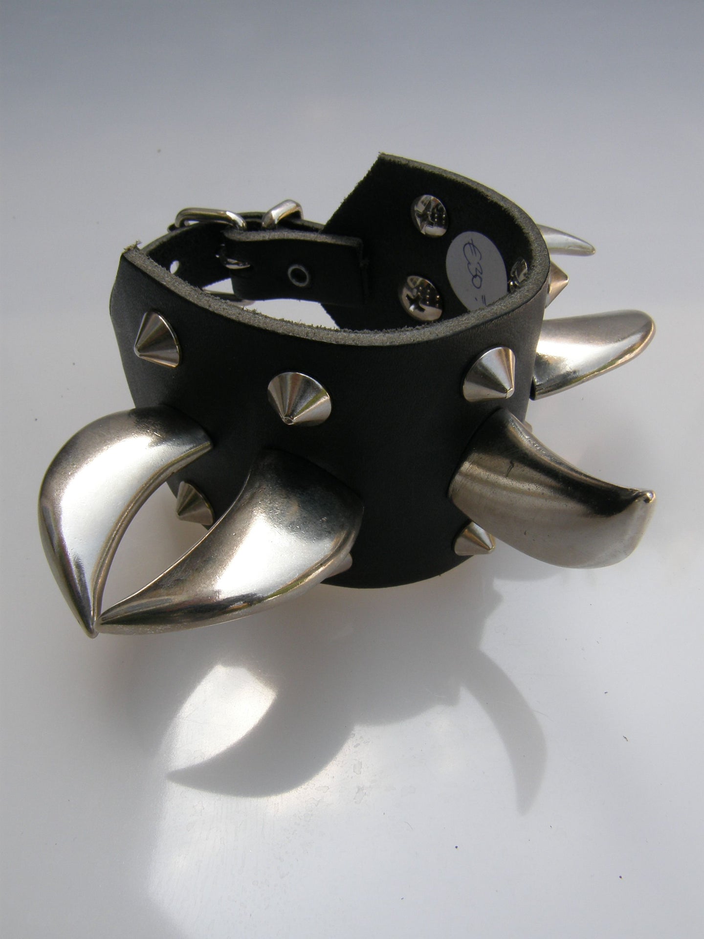 Polsband 3 Row Sabre Tooth & Conical Studs