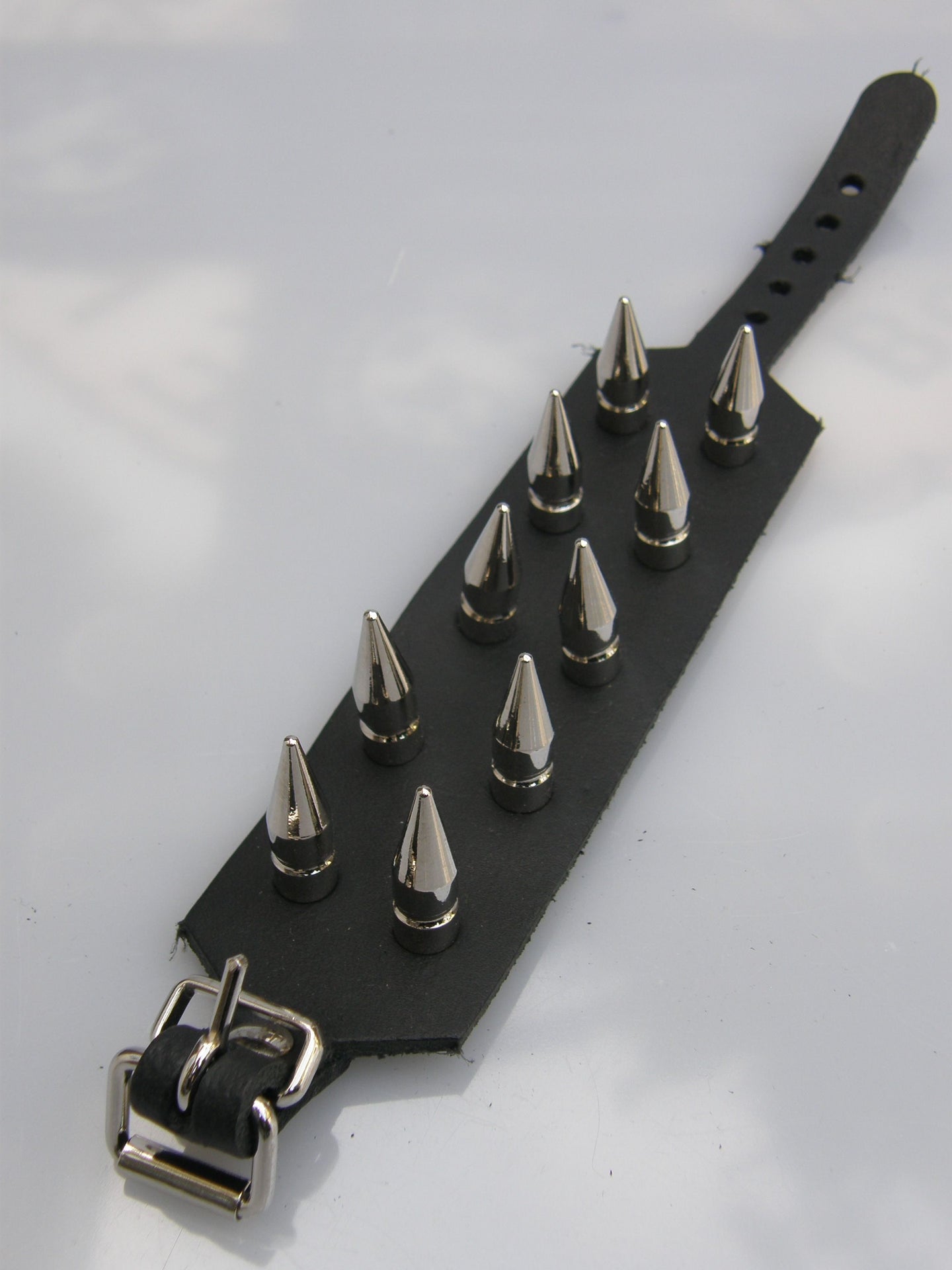 Wristband 2 Row Medium Screw Spikes