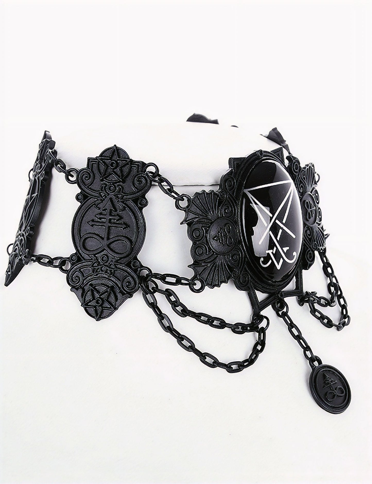Black Lucifer Collier