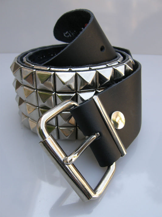 Riem 4 Row Pyramid Studs