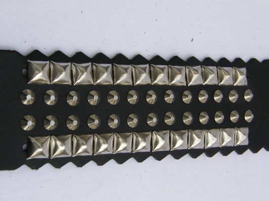Polsband 4 Row Small Pyramid & Baby Cones
