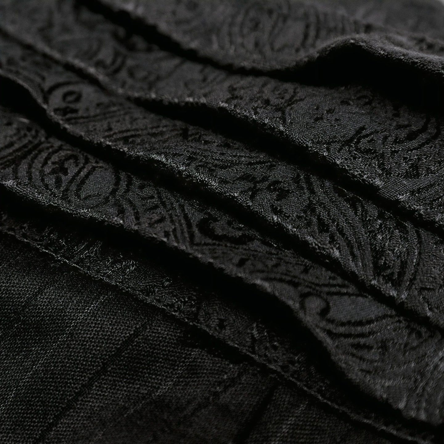 Revelations Broek