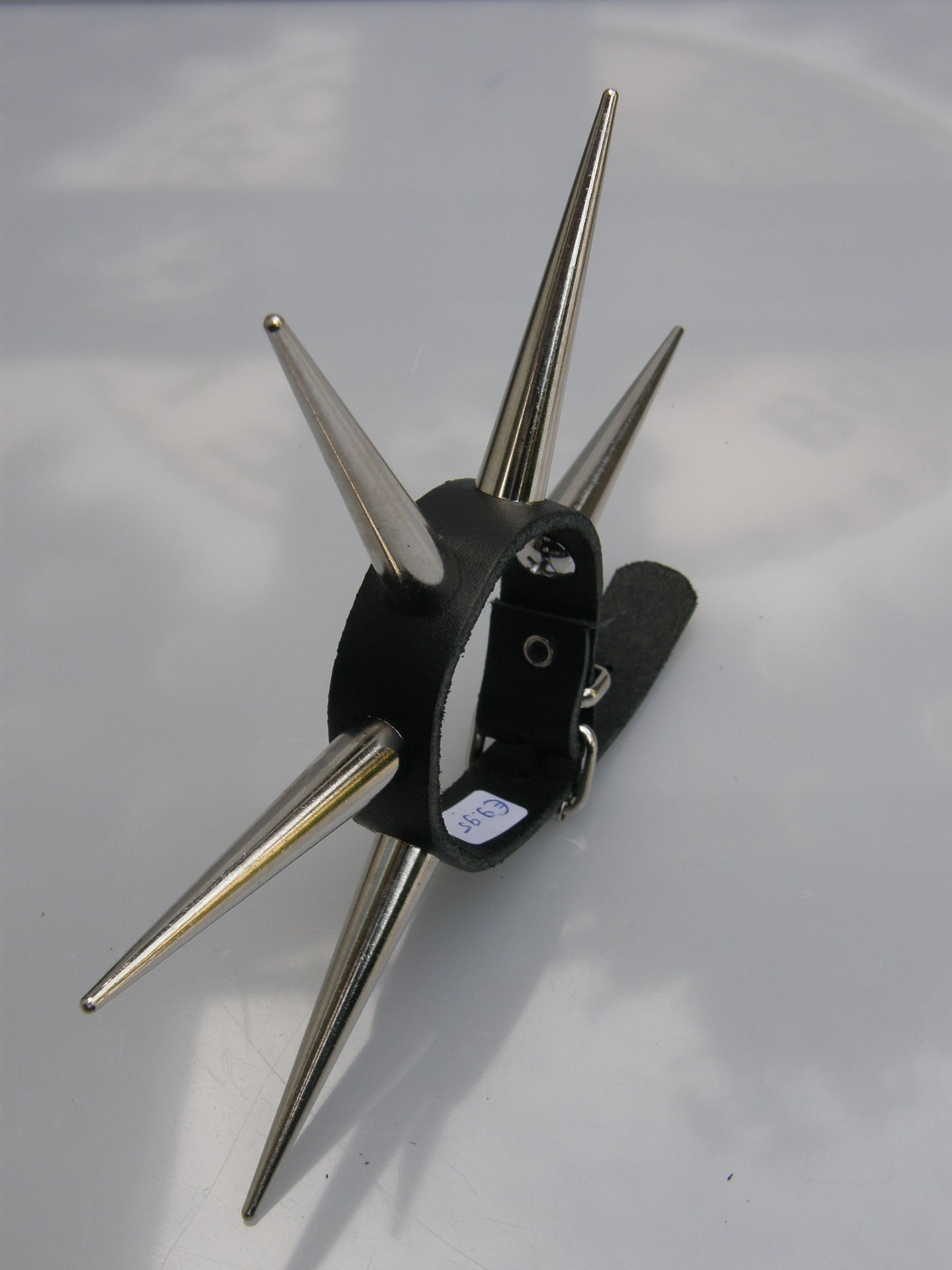 Wristband 1 Row Large Screw Cones