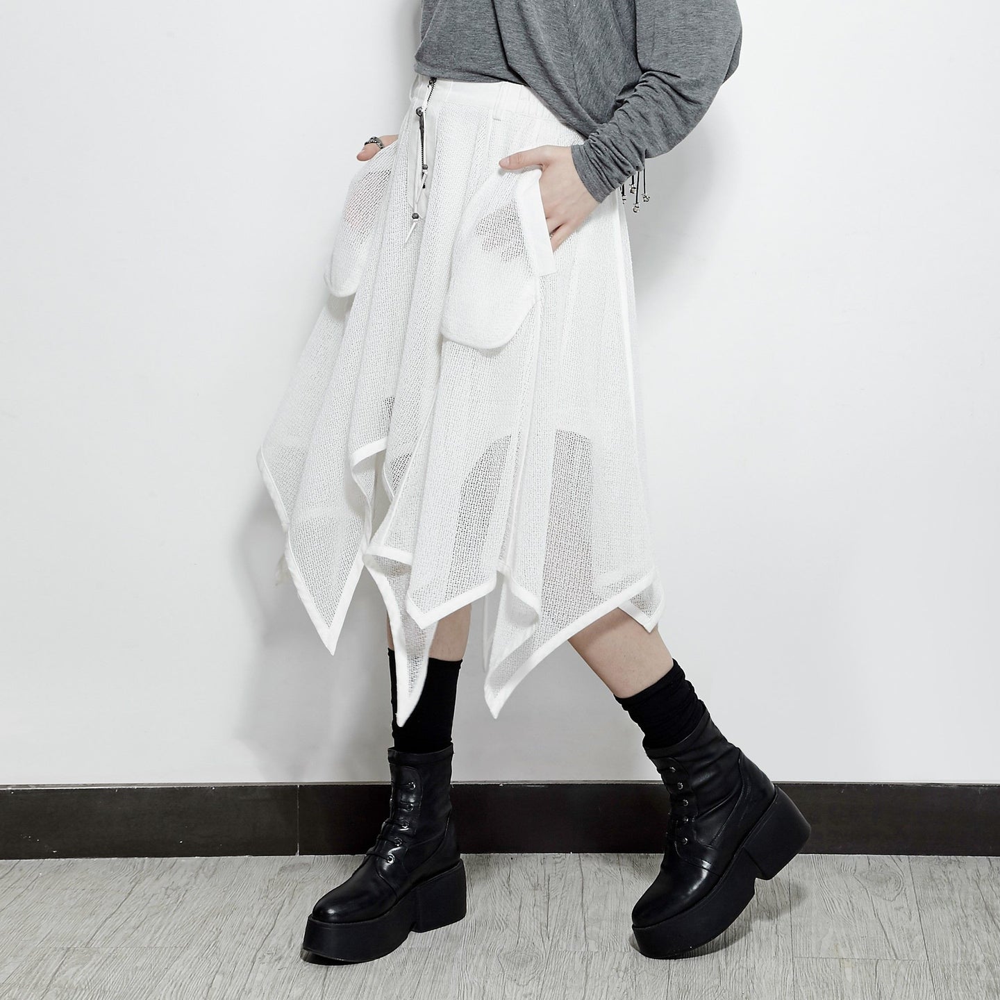 Bat Skirt White PQ-149