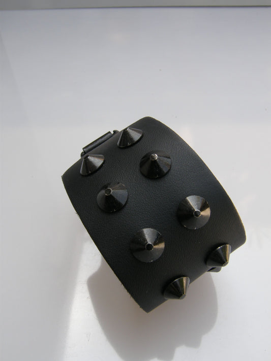 Polsband 2 Row Black Conical Studs 40 mm