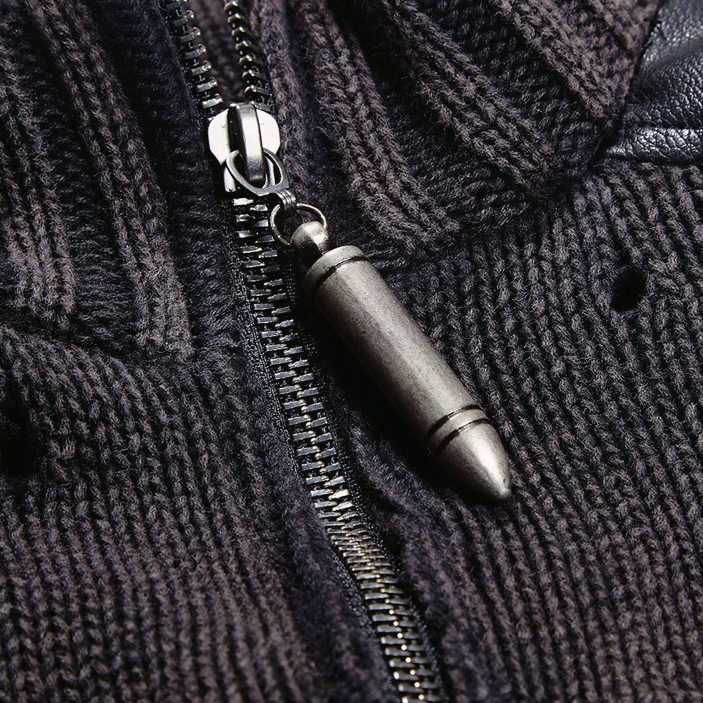 Combatant Sweater M-035