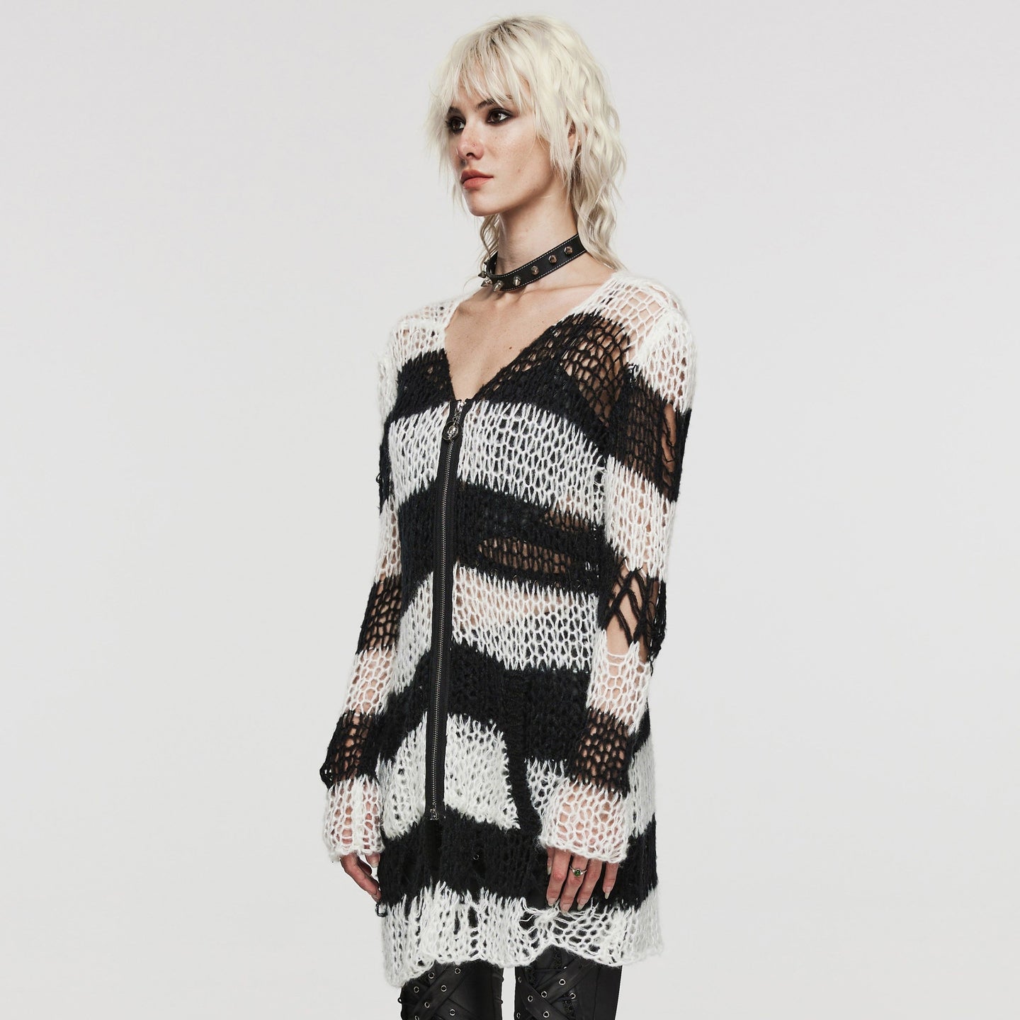 Viral Cardigan Black - White
