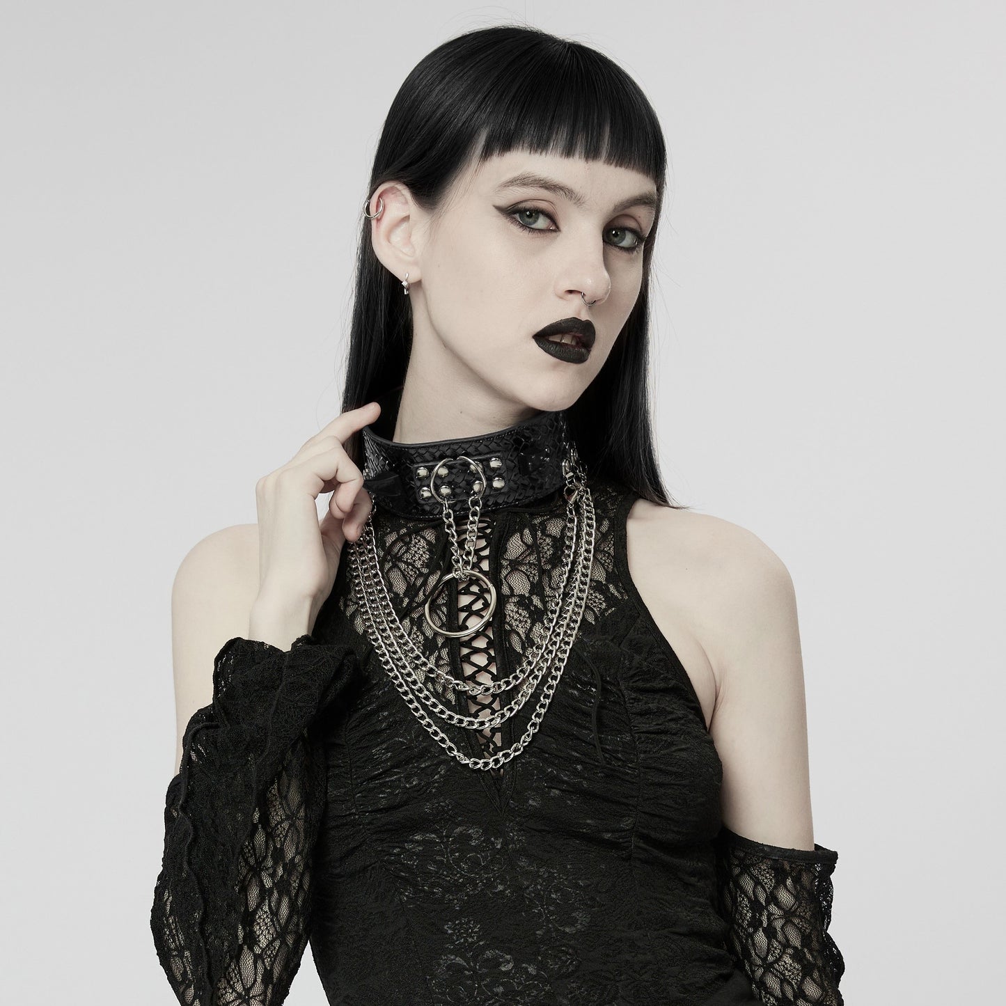 Horned Choker Black