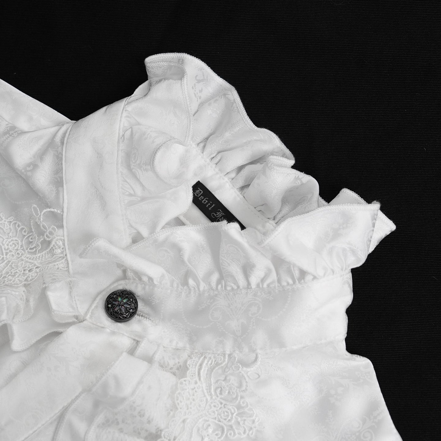 Collar detail on Devil Fashion SHT12402 men's gothic shirt 