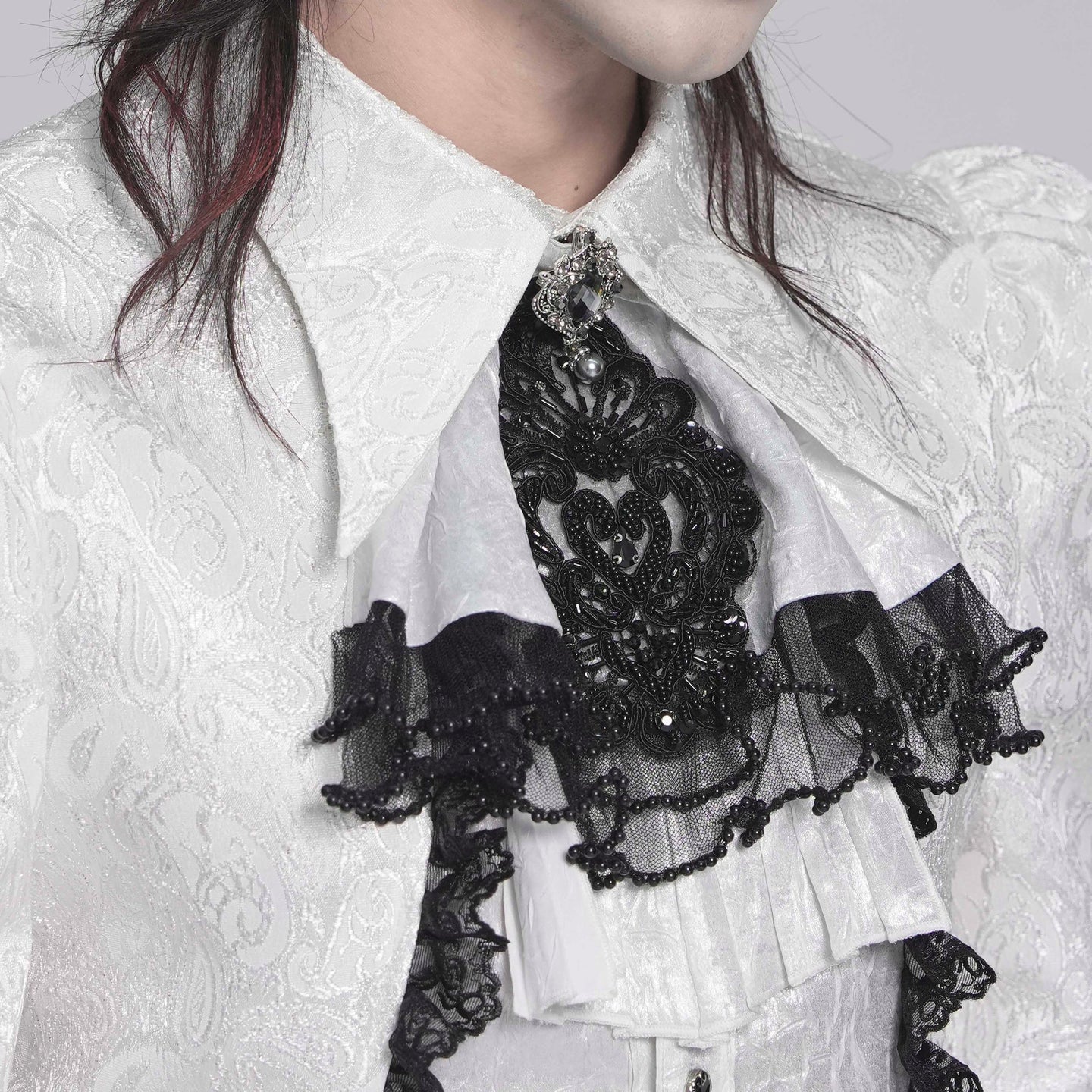 Bad Habit Jabot White - Black