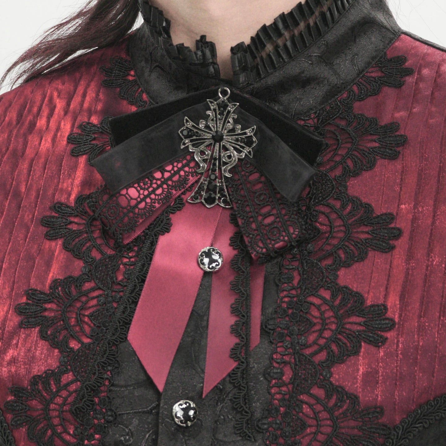 Almost Over Jabot Black - Red