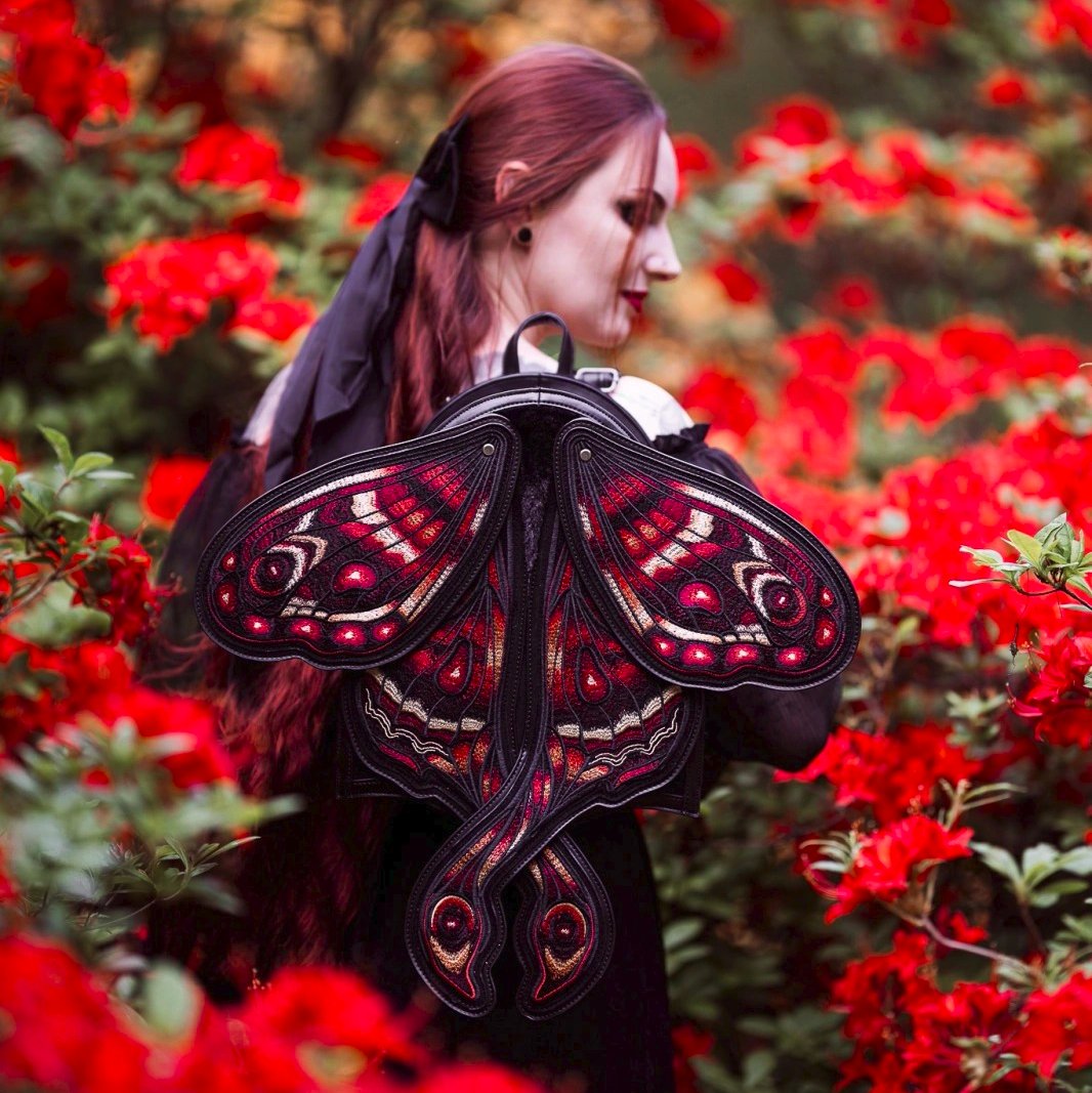 Crimson Moth Rugzak