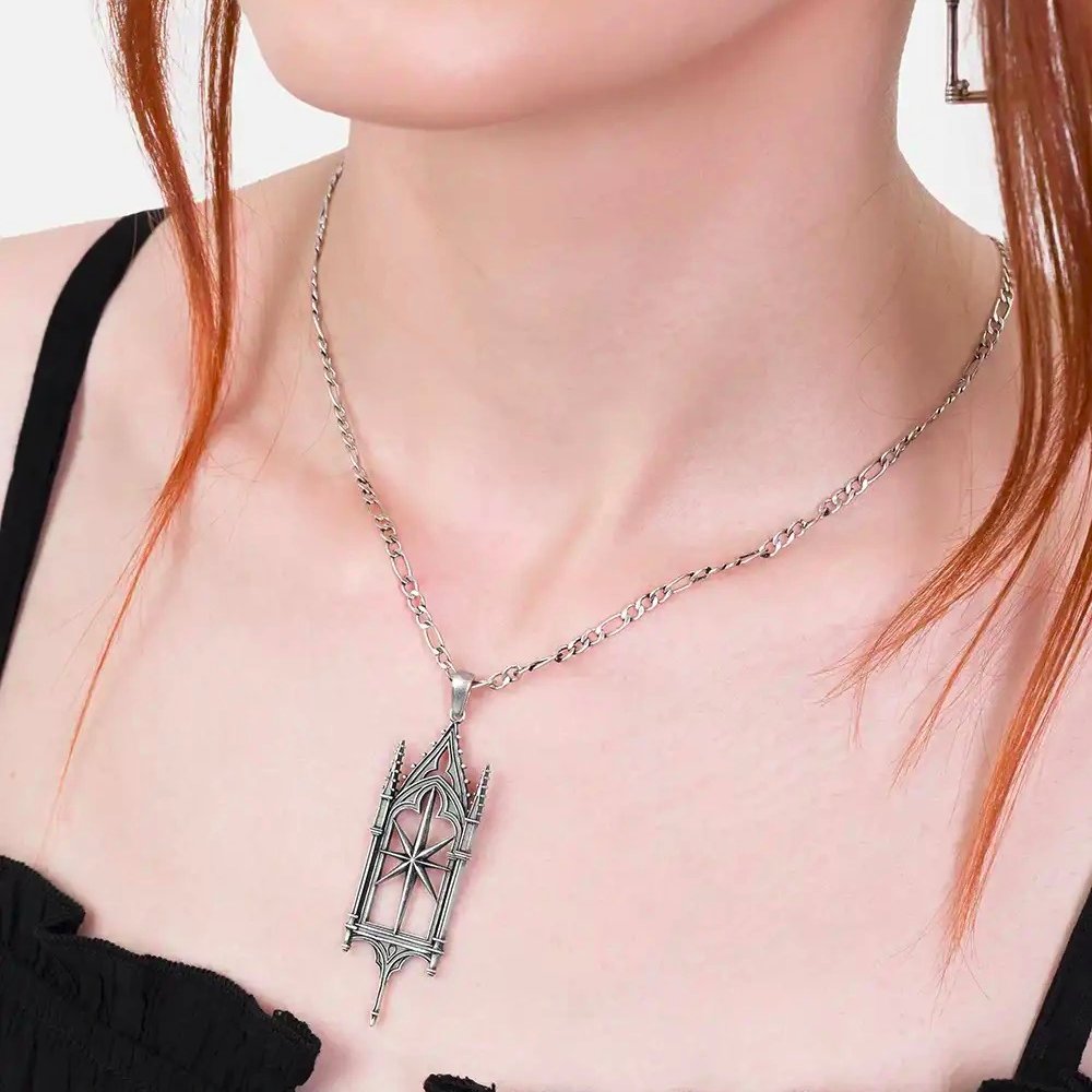 Santcum Star Necklace
