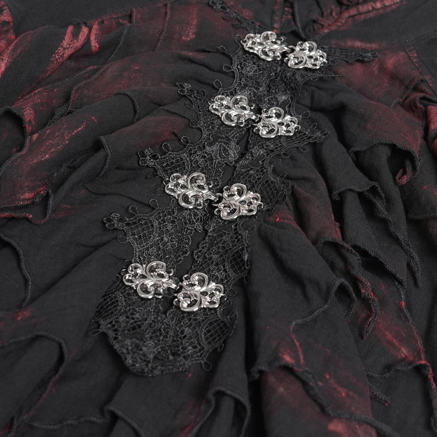 On The Verge Shirt Zwart