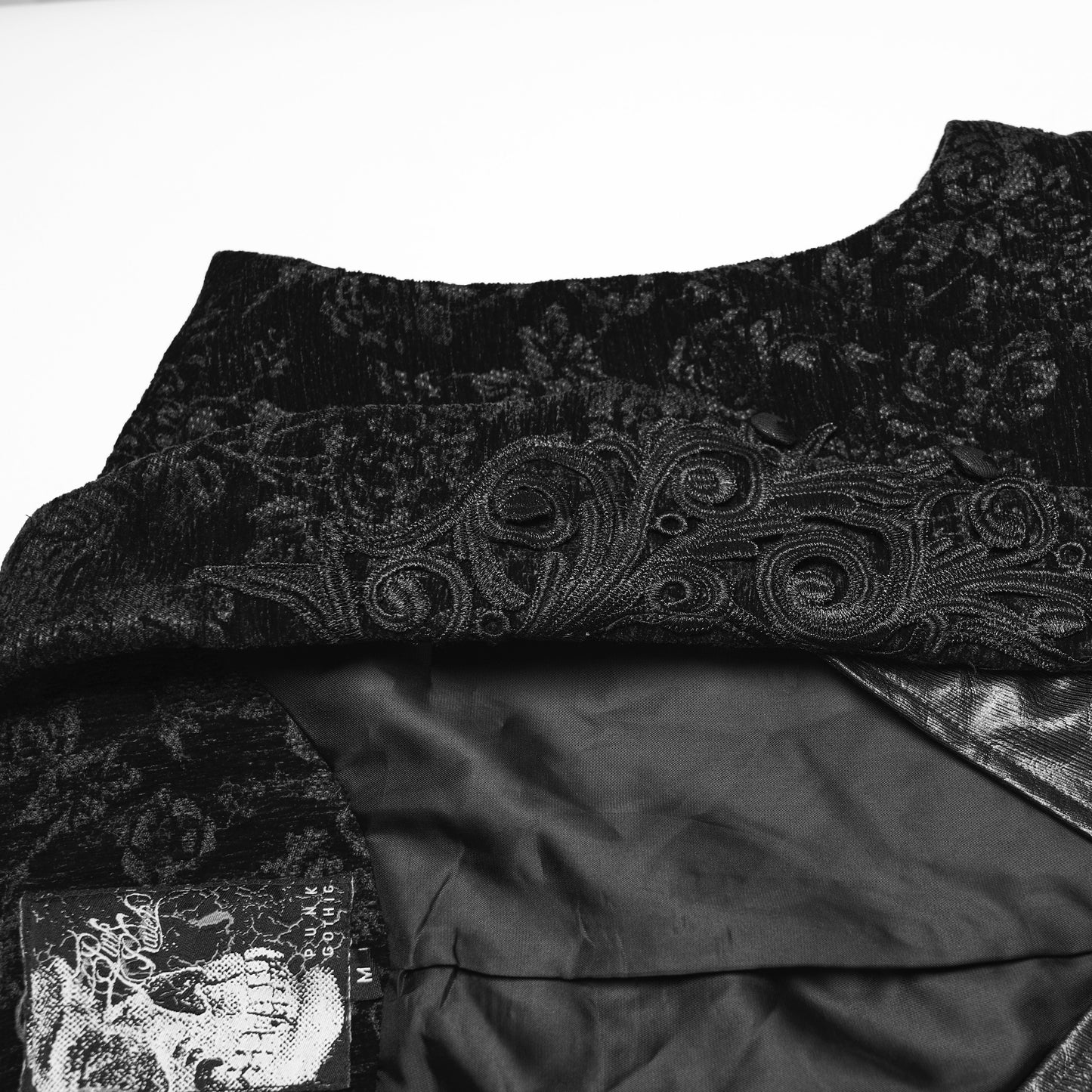 Justification Vest Black