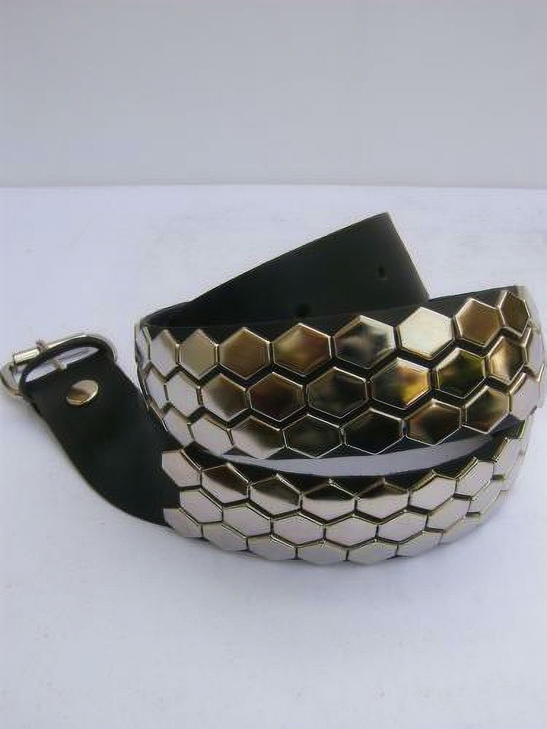 Riem 3 Row Hexagon Studs